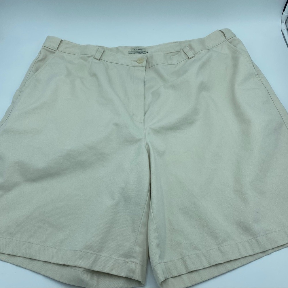 L.L. Bean Khaki Classic Fit Woman's Shorts- 20